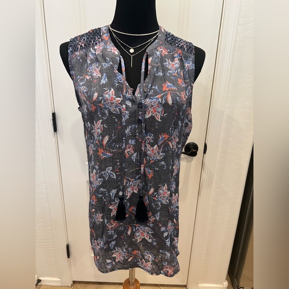 St. John’s Bay sleeveless blouse Size Large - Picture 1 of 7